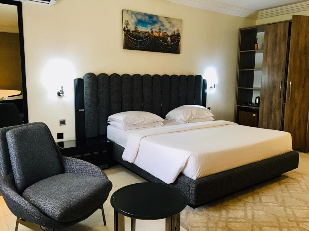 Summerset Continental Hotel Maitama By T E L E Hospitality Абуджа Екстериор снимка