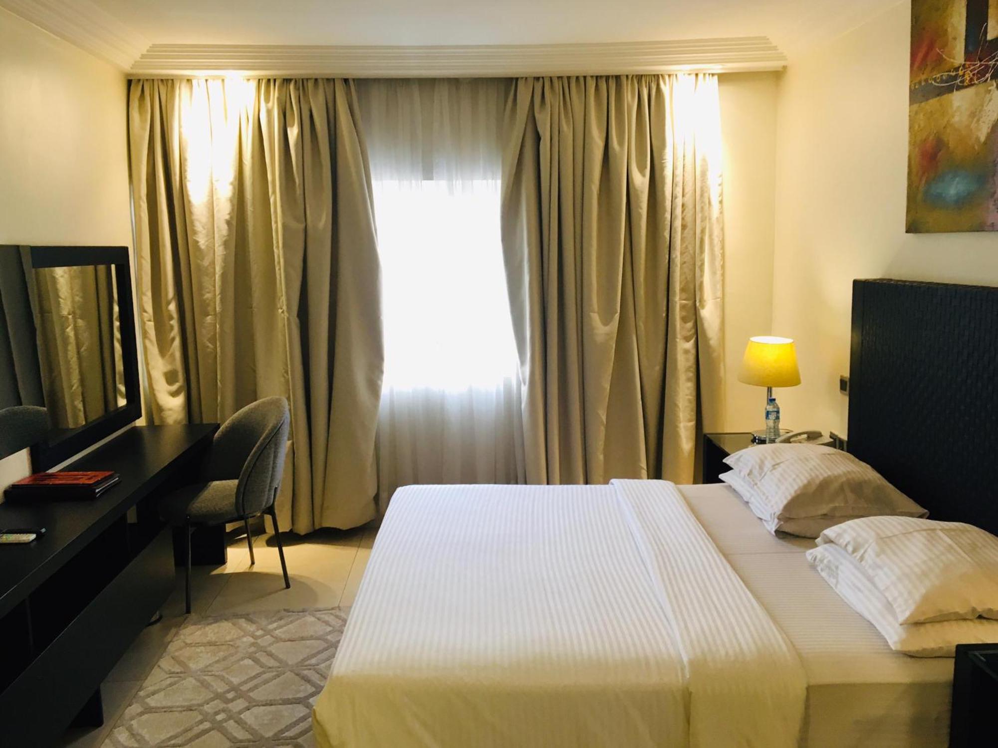 Summerset Continental Hotel Maitama By T E L E Hospitality Абуджа Екстериор снимка