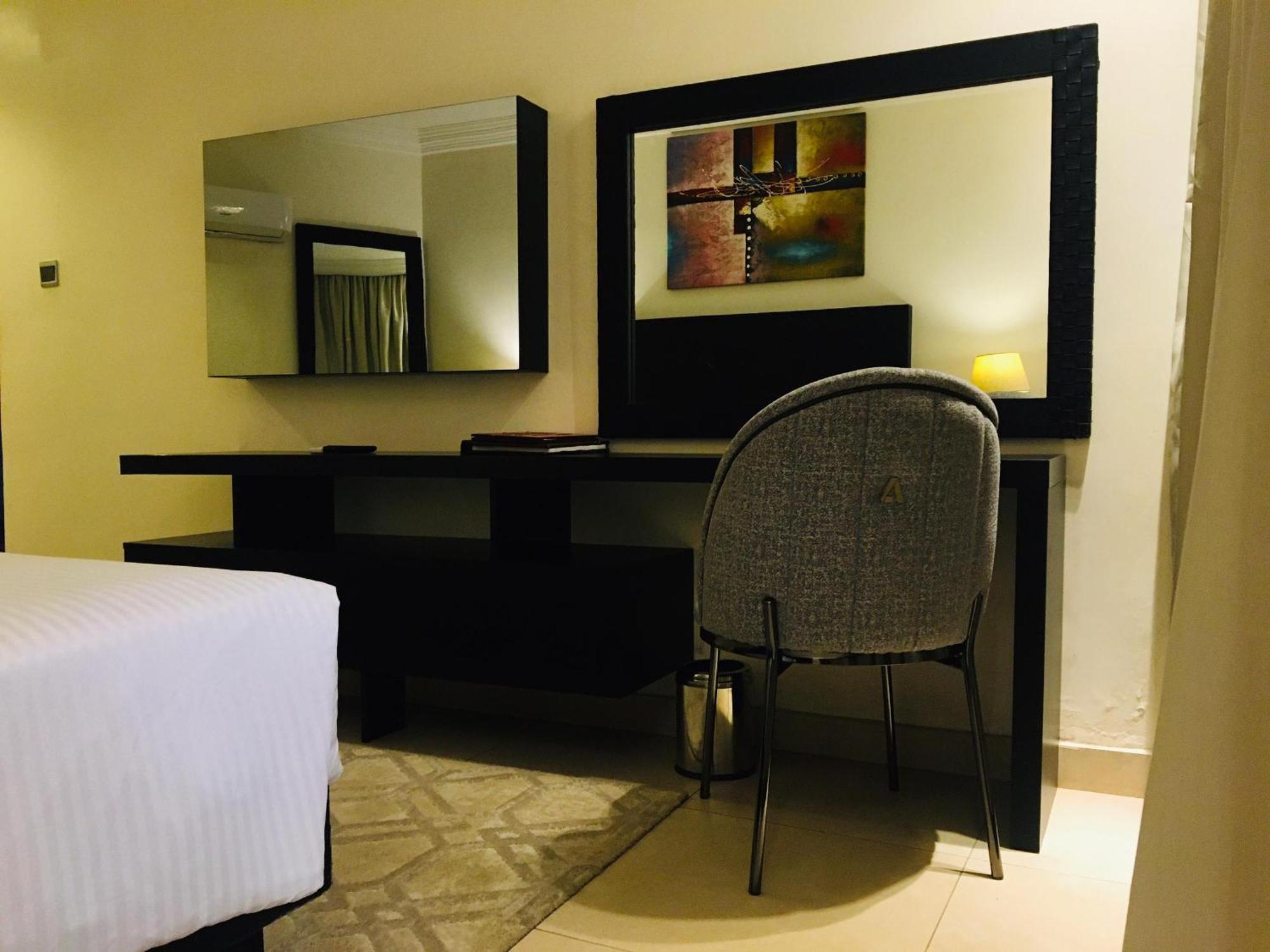 Summerset Continental Hotel Maitama By T E L E Hospitality Абуджа Екстериор снимка
