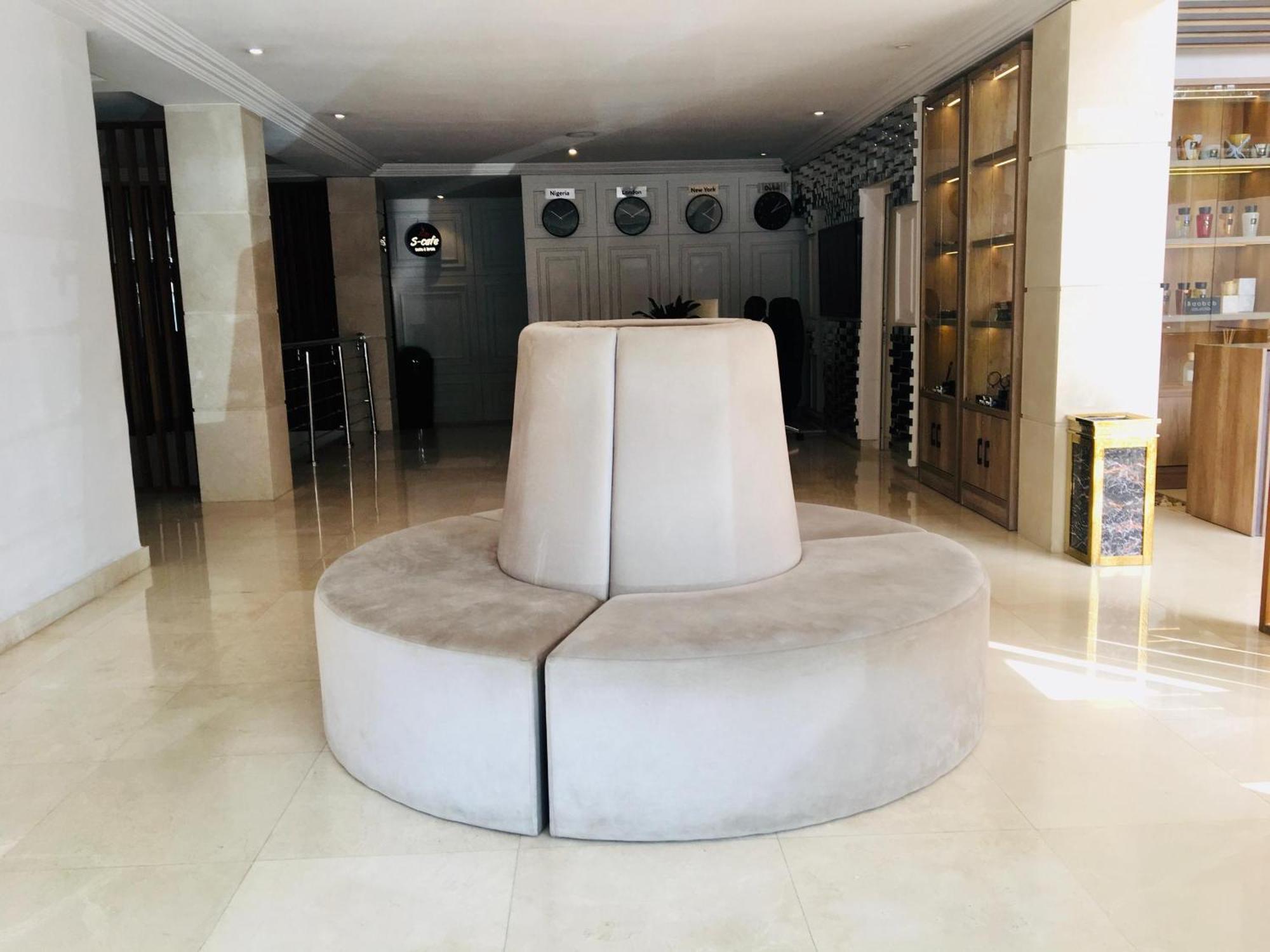 Summerset Continental Hotel Maitama By T E L E Hospitality Абуджа Екстериор снимка