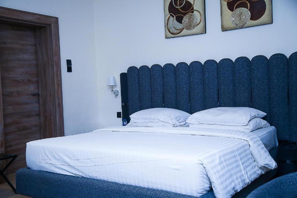 Summerset Continental Hotel Maitama By T E L E Hospitality Абуджа Екстериор снимка