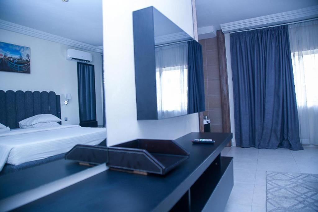 Summerset Continental Hotel Maitama By T E L E Hospitality Абуджа Екстериор снимка